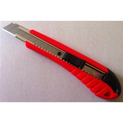ABS Autolock Cuttermesser 18mm mit Metallführung Pack a 12 Stück Nr. 1008822