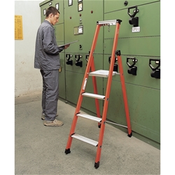 Zarges EFAmix S GFK-Stehleiter 3 Stufen, Plattformhöhe 0,68m, Arbeitshöhe 2,70m Nr. 40431