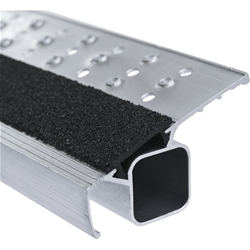 Zarges R13step S Stufen-Stehleiter 4 Stufen, Plattformhöhe 1,06m, Arbeitshöhe 3,10m Nr. 41637
