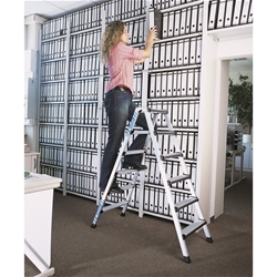 Zarges Comfortstep B Stehleiter 2x4 Stufen, Leiterlänge 1,11m, Arbeitshöhe 2,5m Nr. 41433